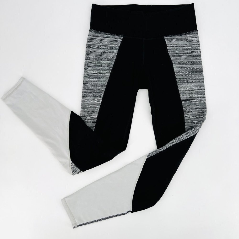 Athleta High Rise Jacquard‎ Flow Chaturanga Leggings Black & White Colorblock M